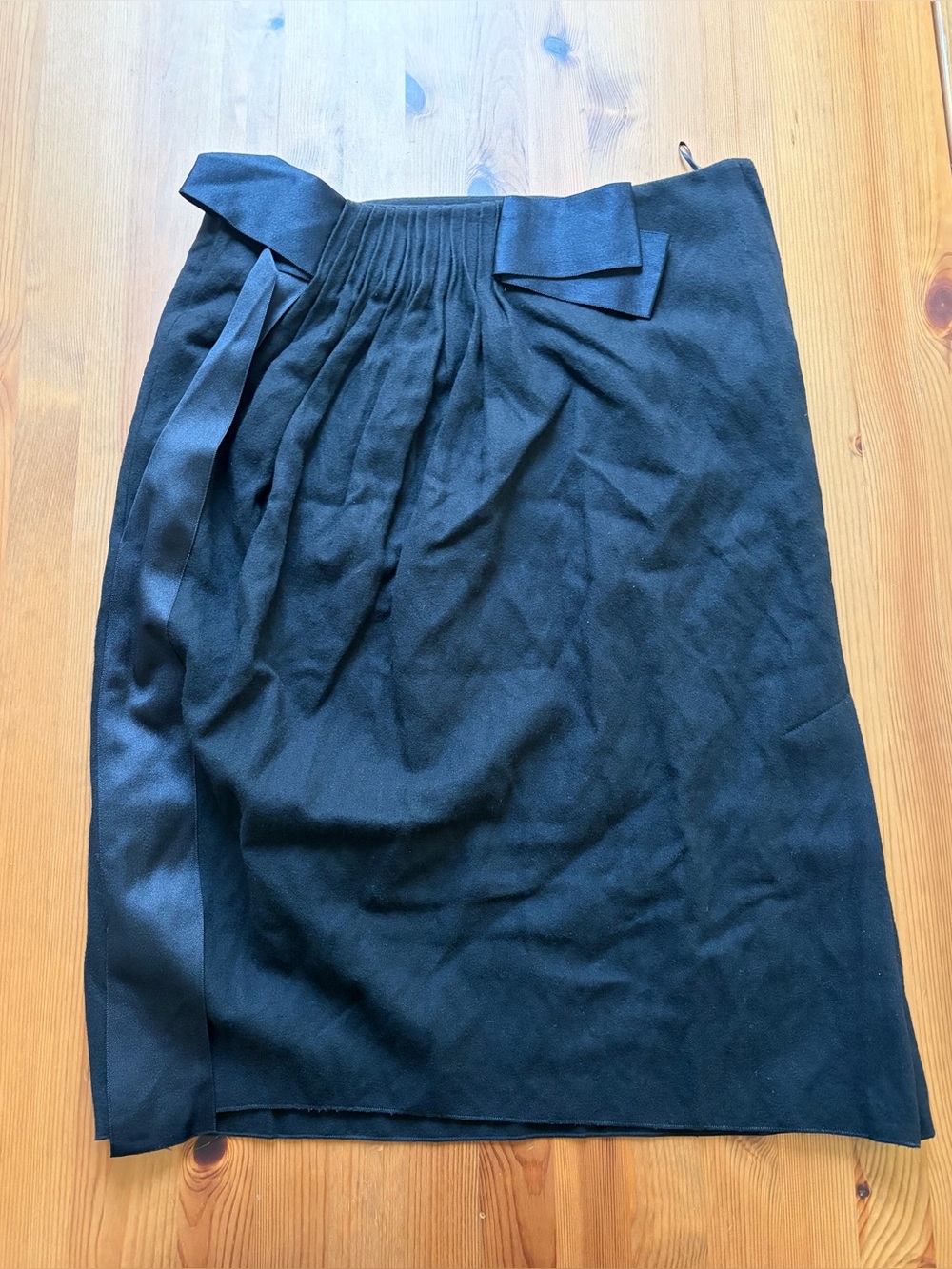 LANVIN Paris Black Women's Wool Pencil Skirt with Bow Ribbon FR 38 US 6 Medium M